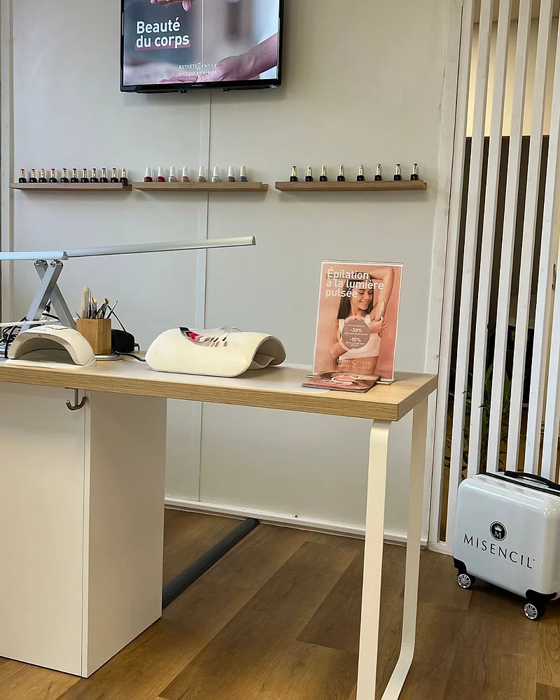 Esthetic Center